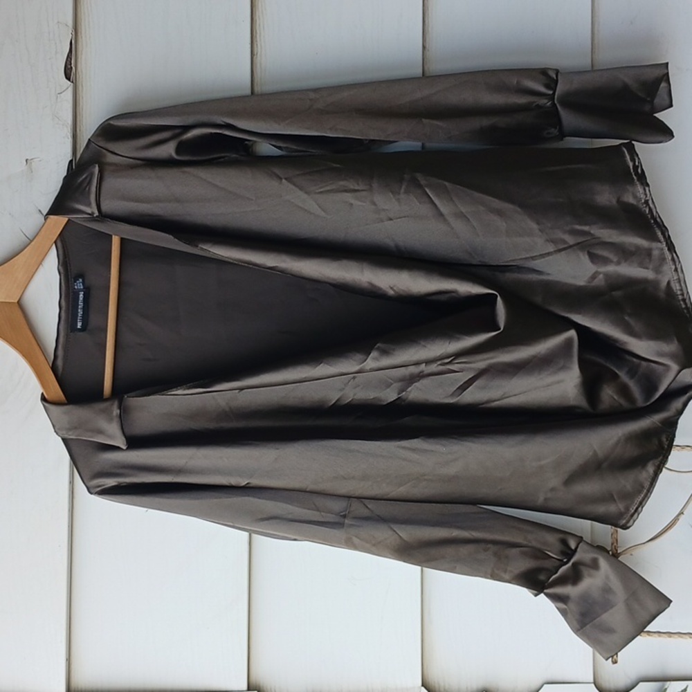 Pretty Little Thing blouse top Green satin look womens size 0 small